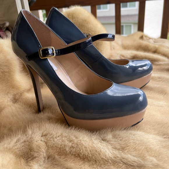 Steve Madden Shoes - Steve Madden two toned stilettos, Size 8.5.